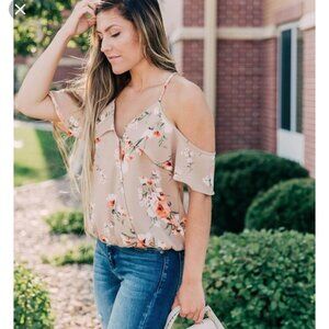 NEW Willow & Root Floral Cold Shoulder Top Tan Size Small